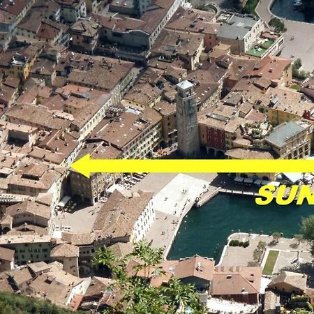 Appartamento Sunrise - Centro Storico N2 加尔达湖滨 外观 照片