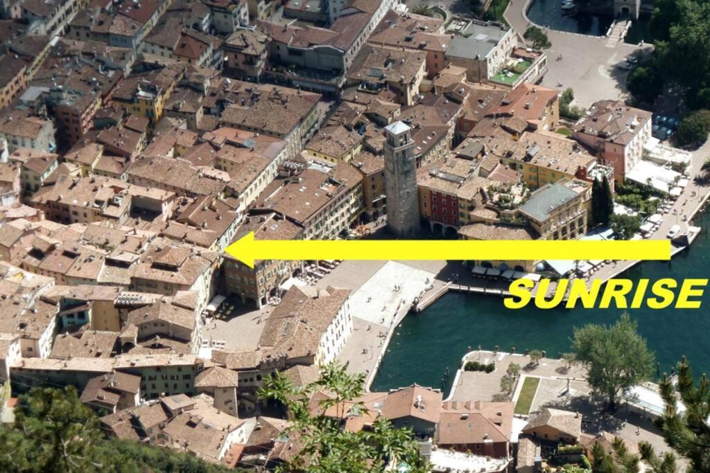 Appartamento Sunrise - Centro Storico N2 加尔达湖滨 外观 照片