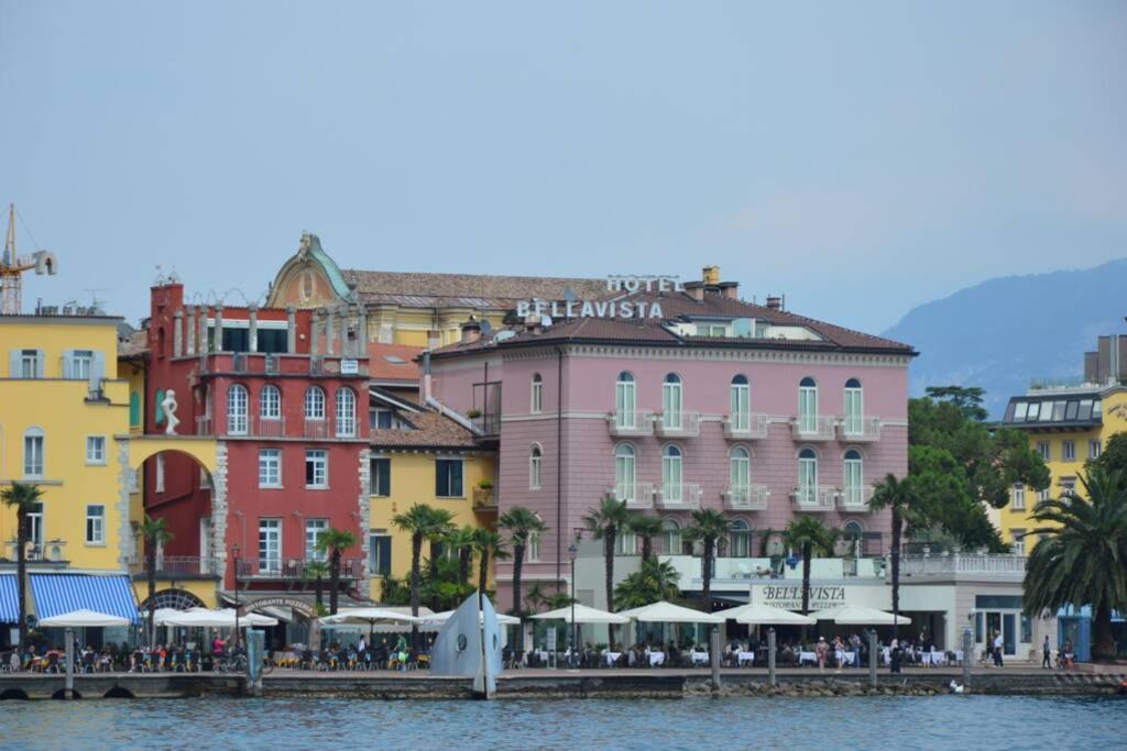 Appartamento Sunrise - Centro Storico N2 加尔达湖滨 外观 照片